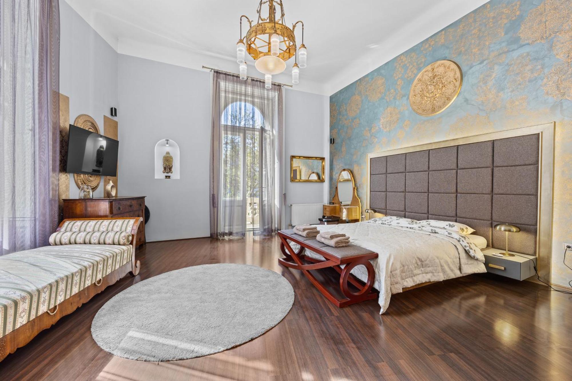 Count Andrassy Luxurious *